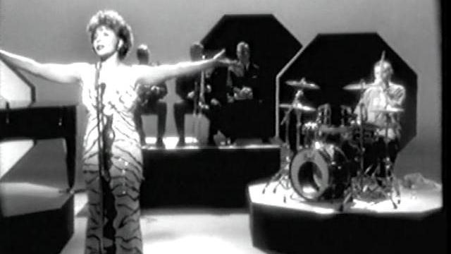 Propellerheads feat: miss shirley bassey - history repeating Propellerheads feat: miss shirley bassey - history repeating