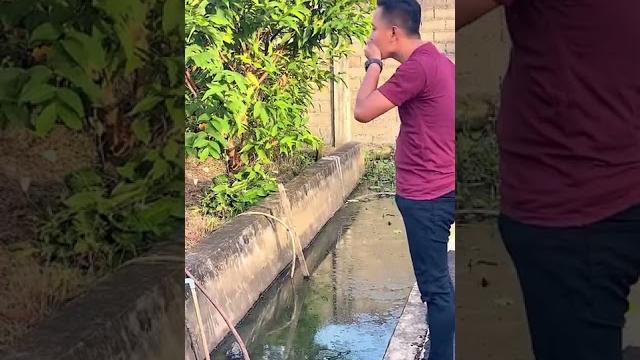 Minum air kencing sendiri Minum air kencing sendiri