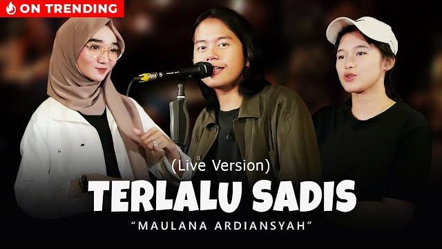 Maulana ardiansyah - terlalu sadis (live ska reggae) Maulana ardiansyah - terlalu sadis (live ska reggae)