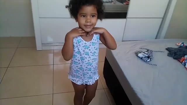 Mostrando minha prima Mostrando minha prima