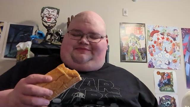 Royce tries the @subwayofficial bella mozza sub Royce tries the @subwayofficial bella mozza sub