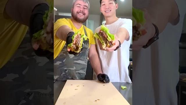 Animal style burgir | @chefboylee Animal style burgir | @chefboylee