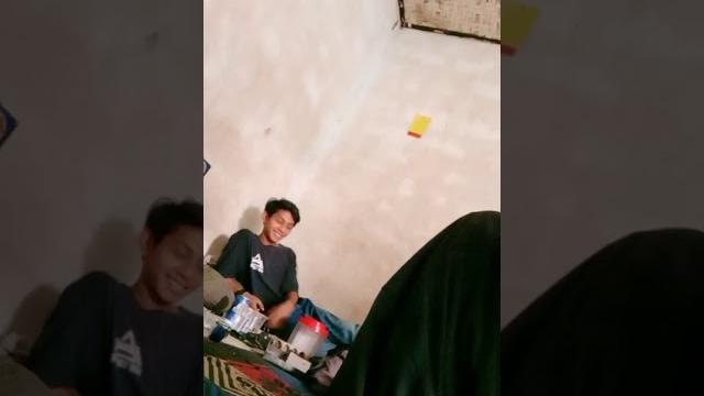 Di ewe 3 orang Di ewe 3 orang