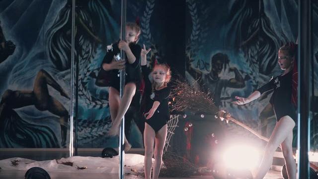 Pole dance halloween 2018 | first kids dance Pole dance halloween 2018 | first kids dance
