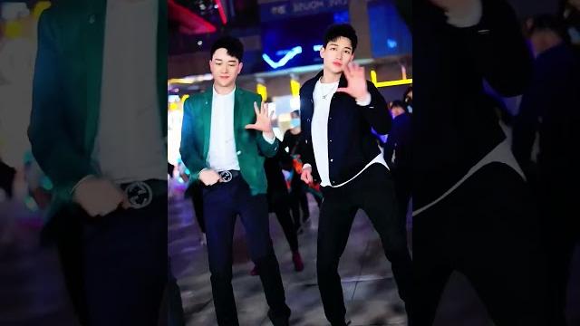 霆公子ting清新帅哥 舞艺精湛 浓眉大眼 梦想舞团航少团队 #阳光男孩 #dance 霆公子ting清新帅哥 舞艺精湛 浓眉大眼 梦想舞团航少团队 #阳光男孩 #dance