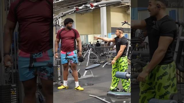 7 foot man gets splashed #shorts #youtubeshorts 7 foot man gets splashed #shorts #youtubeshorts