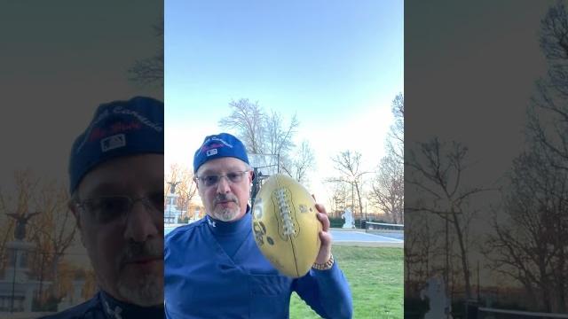 How to throw a perfect spiral! ciii How to throw a perfect spiral! ciii