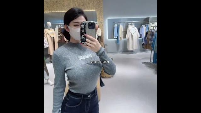 营业员的话根本不能相信#ootd穿搭 #牛仔裤 #逛gai #日常vlog 营业员的话根本不能相信#ootd穿搭 #牛仔裤 #逛gai #日常vlog