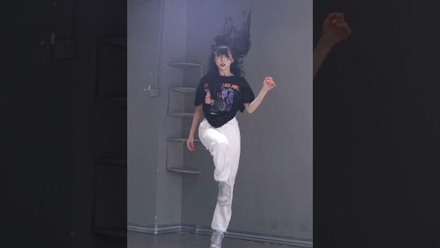 有女粉嘛 专注打铁二十年hold it against me【兔牙】 有女粉嘛 专注打铁二十年hold it against me【兔牙】