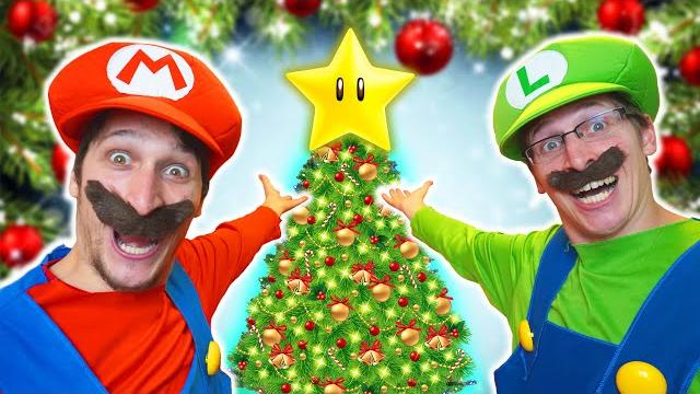 Super mario christmas in real life Super mario christmas in real life