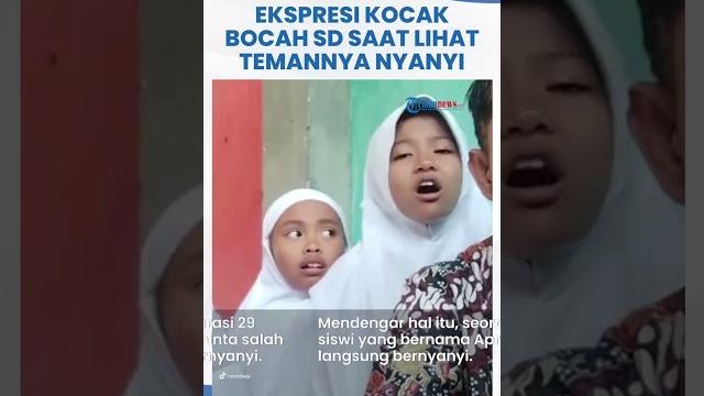 Bikin ngakak, begini reaksi kocak bocah sd saat lihat temannya bernyanyi, warganet: mewakili banget Bikin ngakak, begini reaksi kocak bocah sd saat lihat temannya bernyanyi, warganet: mewakili banget