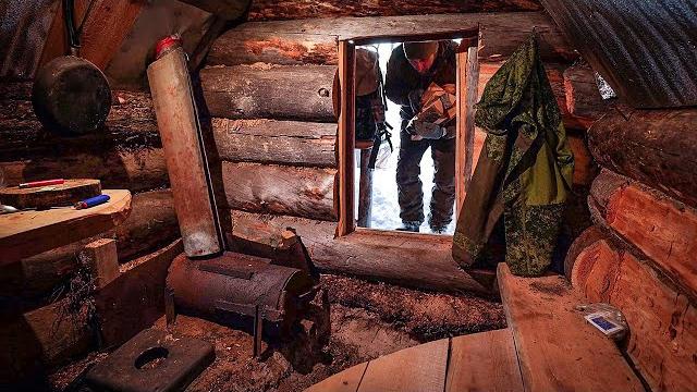 Ураганный ветер застал в тайге, заклинил снегоход, выбираюсь Ураганный ветер застал в тайге, заклинил снегоход, выбираюсь