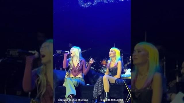 Aleyna tilki ve yıldız tilbe'den yalnız çiçek performansı Aleyna tilki ve yıldız tilbe'den yalnız çiçek performansı