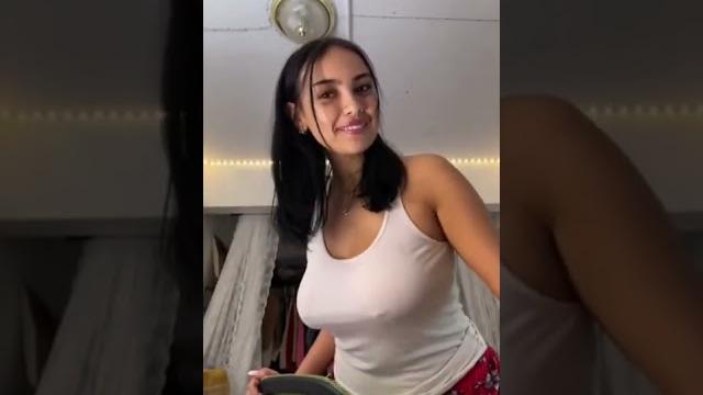 Tiktok no bra challenge 10 Tiktok no bra challenge 10