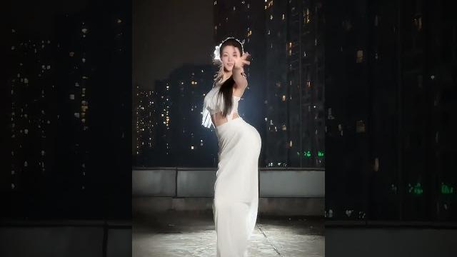 心儿似火烧 #慢摇 #古典舞 #雨花石dj版 #舞蹈 心儿似火烧 #慢摇 #古典舞 #雨花石dj版 #舞蹈