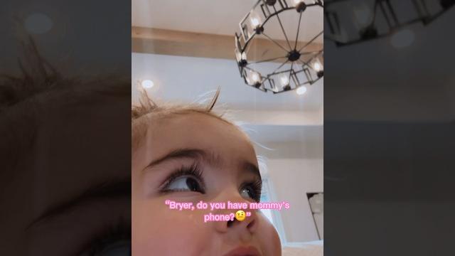 Toddler steals mommy’s phone Toddler steals mommy’s phone