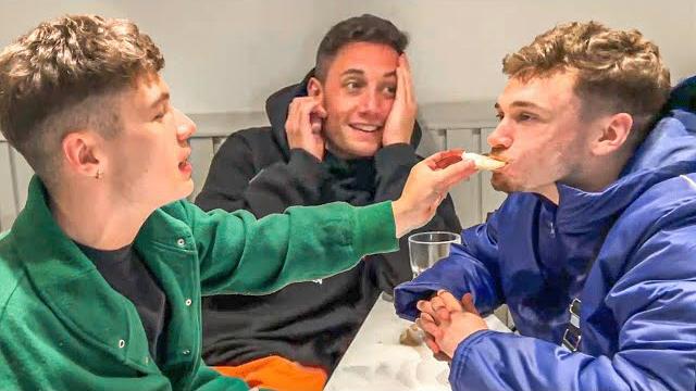 Salimos a comer con momo y santutu Salimos a comer con momo y santutu