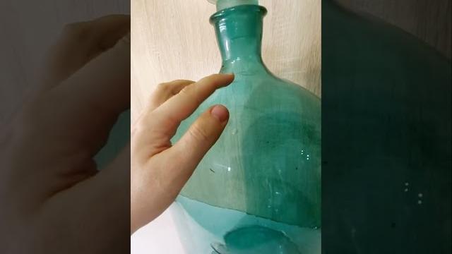 Стеклянная бутыль 20 литров. Стеклянная бутыль 20 литров.