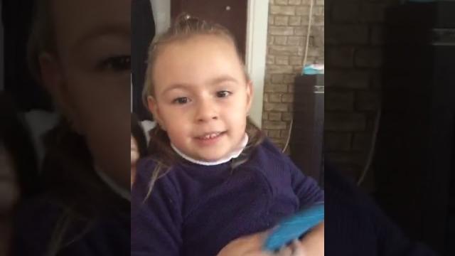 Zeynuș șeffaf kalbi tanitiyor Zeynuș șeffaf kalbi tanitiyor