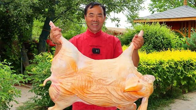 買了一頭小乳豬,食叔拿來做「叫花烤乳豬」,皮爛肉嫩,越吃越香|鄉村食叔 買了一頭小乳豬,食叔拿來做「叫花烤乳豬」,皮爛肉嫩,越吃越香|鄉村食叔