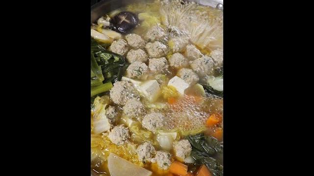 This is what sumo wrestlers eat (japanese hot pot - chanko nabe) This is what sumo wrestlers eat (japanese hot pot - chanko nabe)
