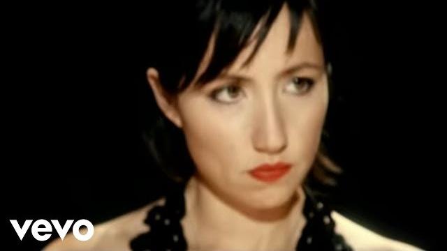 Kt tunstall - black horse and the cherry tree (official video) Kt tunstall - black horse and the cherry tree (official video)