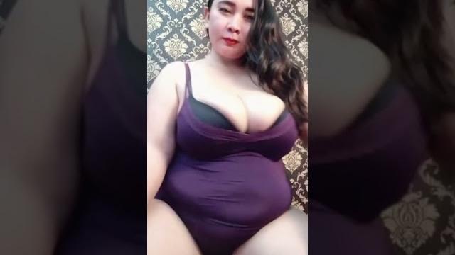 Tante bigo live hot bikin s4n93 Tante bigo live hot bikin s4n93