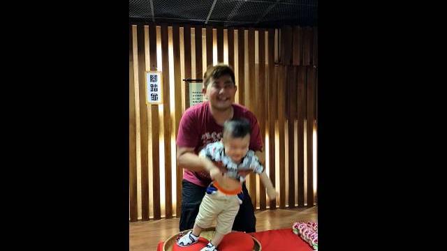 小毛踩龜 小毛踩龜