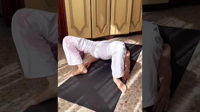 Hip work exercises #yoga #stretches #leggings Hip work exercises #yoga #stretches #leggings