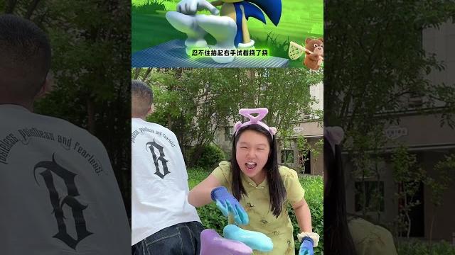 偶遇一个挠痒痒机器, 很好玩啊#挠痒痒 偶遇一个挠痒痒机器, 很好玩啊#挠痒痒
