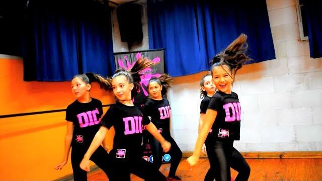 Dura kids "bonus" / reggaeton by emiliano ferrari villalobo ft. rocio ramirez / daddy yankee Dura kids "bonus" / reggaeton by emiliano ferrari villalobo ft. rocio ramirez / daddy yankee