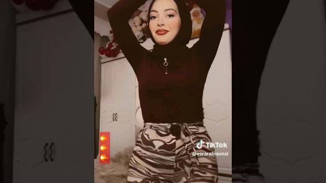 Esra rabia ünal döktürüyor #shorts #tiktok Esra rabia ünal döktürüyor #shorts #tiktok