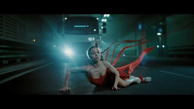 Fka twigs - striptease Fka twigs - striptease