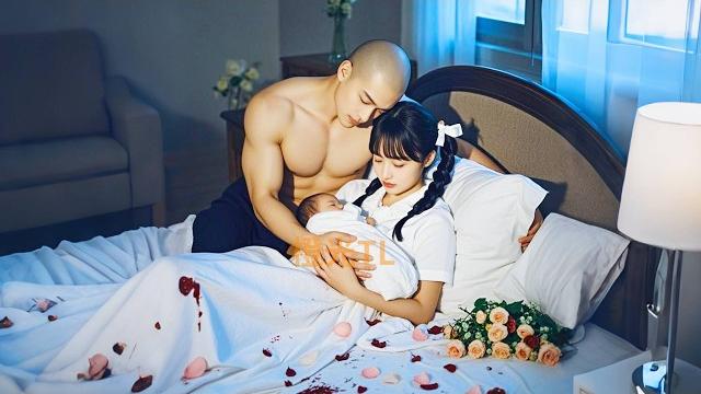 18歲賣花少女賣錯身給了絕嗣總裁,體香卻治好了他的性無能,一個月後總裁得知她懷孕立馬接回家寵成寶!#短劇 #甜寵 #瑪麗蘇 #總裁灰姑娘 18歲賣花少女賣錯身給了絕嗣總裁,體香卻治好了他的性無能,一個月後總裁得知她懷孕立馬接回家寵成寶!#短劇 #甜寵 #瑪麗蘇 #總裁灰姑娘