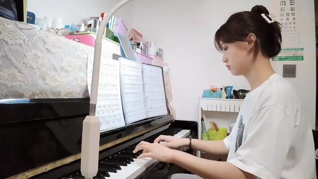 Zhang heyu's recording of performing Zhang heyu's recording of performing