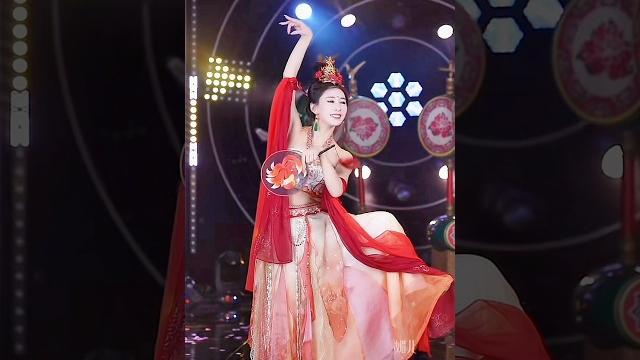 性感妖娆的古典舞 #dance #古风汉服美如画 #beautiful 性感妖娆的古典舞 #dance #古风汉服美如画 #beautiful