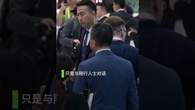 【国际航空航天博览会:俄高官现身珠海被喊话】 【国际航空航天博览会:俄高官现身珠海被喊话】