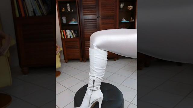 Shiny spandex leggings & boots Shiny spandex leggings & boots