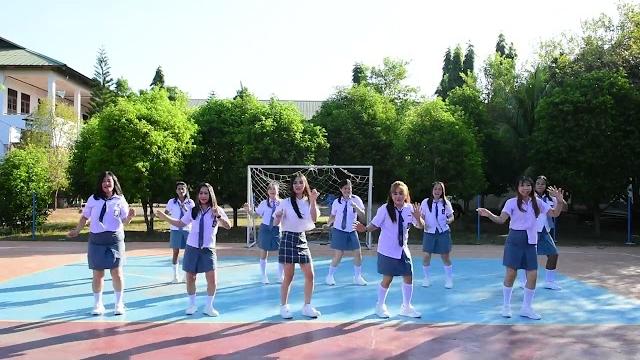 Aku anak sekolah // line dance // lembata ntt // mom's dance // choreo by zin entang Aku anak sekolah // line dance // lembata ntt // mom's dance // choreo by zin entang