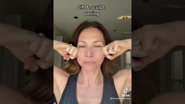 Quick face lifting massage Quick face lifting massage