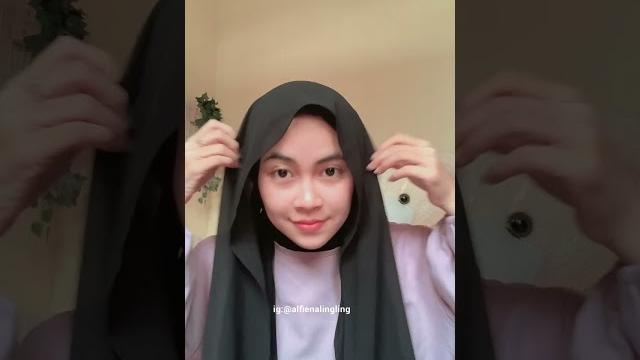 Tutorial pashmina ceruty ala kak putri #hijabtrend #hijabsimple #pashminasimple #hijabers Tutorial pashmina ceruty ala kak putri #hijabtrend #hijabsimple #pashminasimple #hijabers