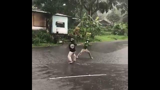 Tawuran stm duel 1 vs 1 || saling adu bacok berdarah || viral!!! Tawuran stm duel 1 vs 1 || saling adu bacok berdarah || viral!!!