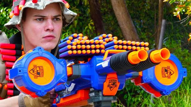 Nerf war: 4 million subscribers Nerf war: 4 million subscribers
