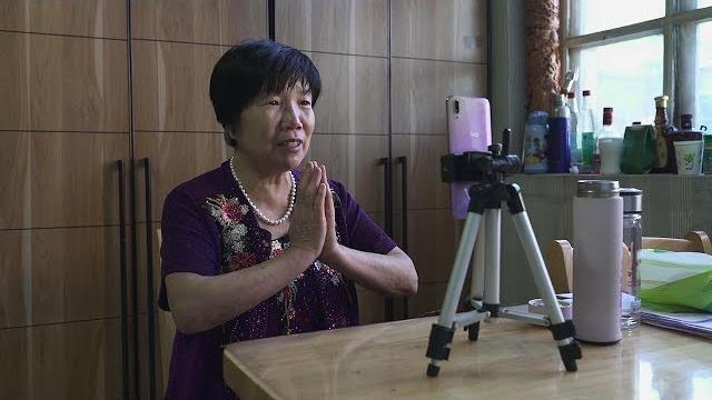 农村大妈玩直播成网络红娘,2年帮700多人脱单,不收一分钱 农村大妈玩直播成网络红娘,2年帮700多人脱单,不收一分钱
