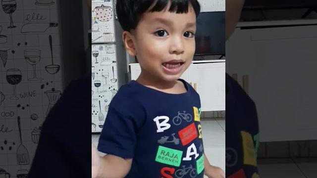 Minta di cebokin #viral #anak Minta di cebokin #viral #anak