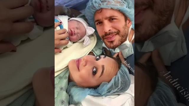 Gupse ozay ve barış arduçin bebeği dunyaya geldi Gupse ozay ve barış arduçin bebeği dunyaya geldi