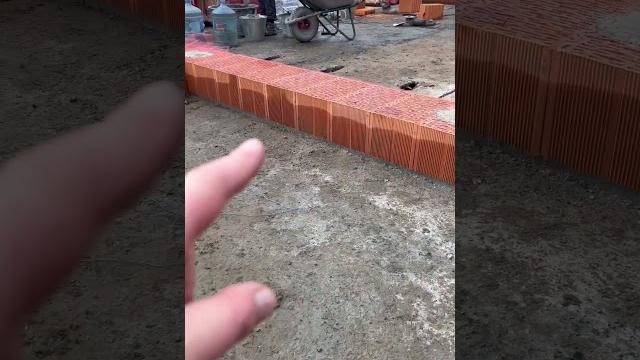 Керамический блок впитывает воду Керамический блок впитывает воду