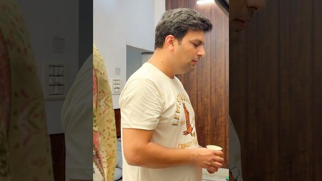 Kuch ghalat kaha?🫣#feelmuneeb #comedy #funny #husbandandwifecomedy #funnyvideo #viral #trending Kuch ghalat kaha?🫣#feelmuneeb #comedy #funny #husbandandwifecomedy #funnyvideo #viral #trending