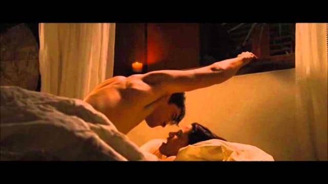 Twilight breaking dawn honeymoon bed scene Twilight breaking dawn honeymoon bed scene