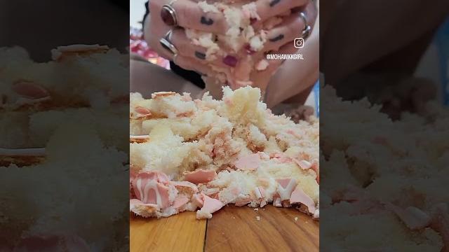 Birthday cake feet crush #feet #foot #foot #footcare #relax #duet #footpedicure #happycakes #cake Birthday cake feet crush #feet #foot #foot #footcare #relax #duet #footpedicure #happycakes #cake